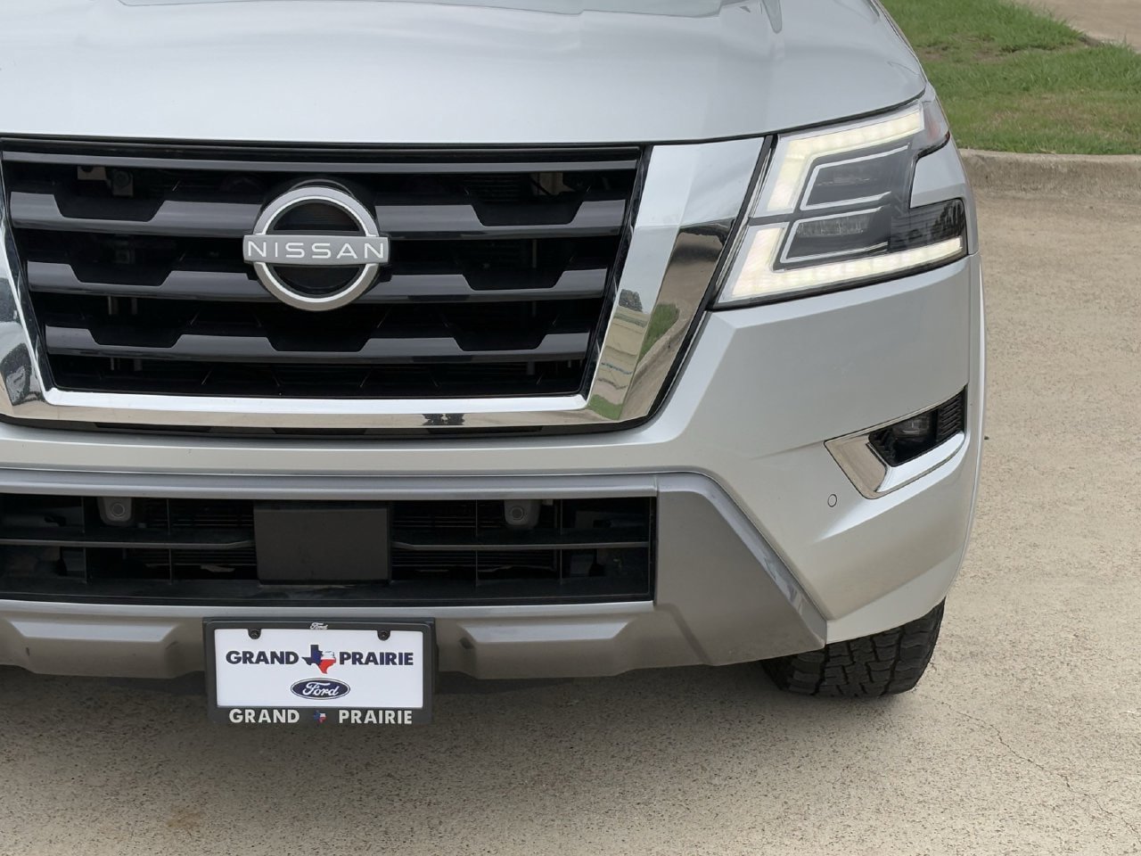 Used 2024 Nissan Armada SV RWD image 10