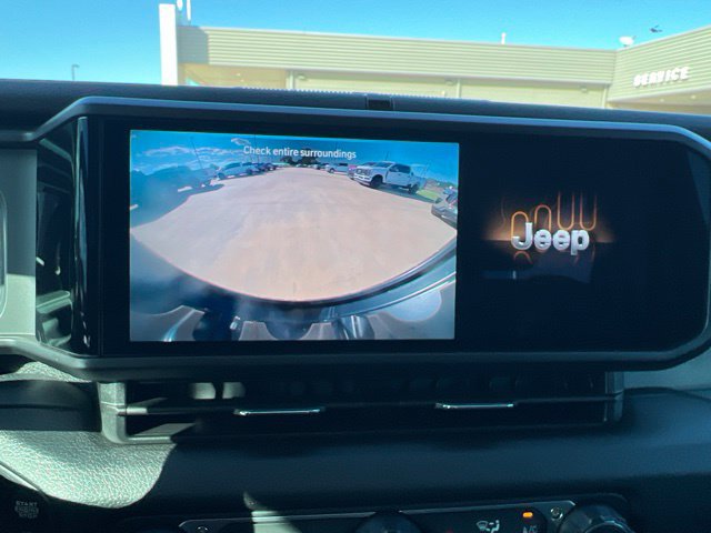Used 2025 Jeep Wrangler Sport AWD/4WD image 23