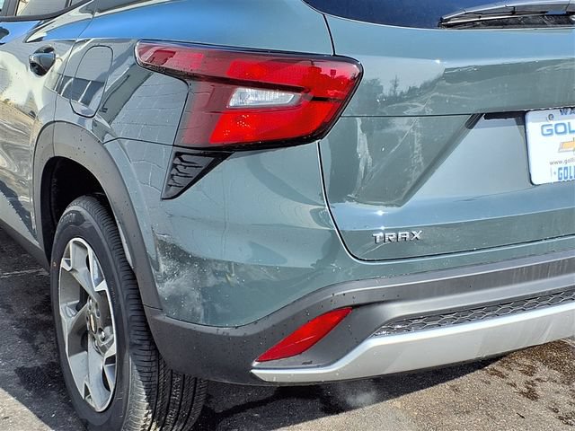 New 2026 Chevrolet Trax LT FWD image 24
