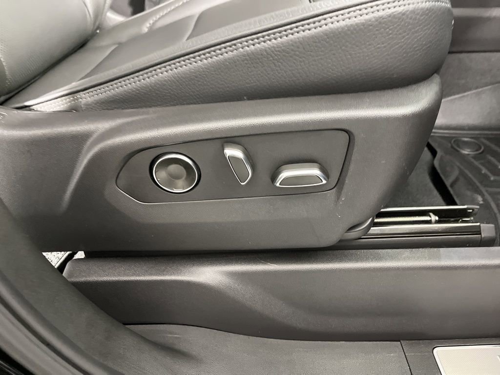 Certified 2025 GMC Sierra 1500 Denali image 7