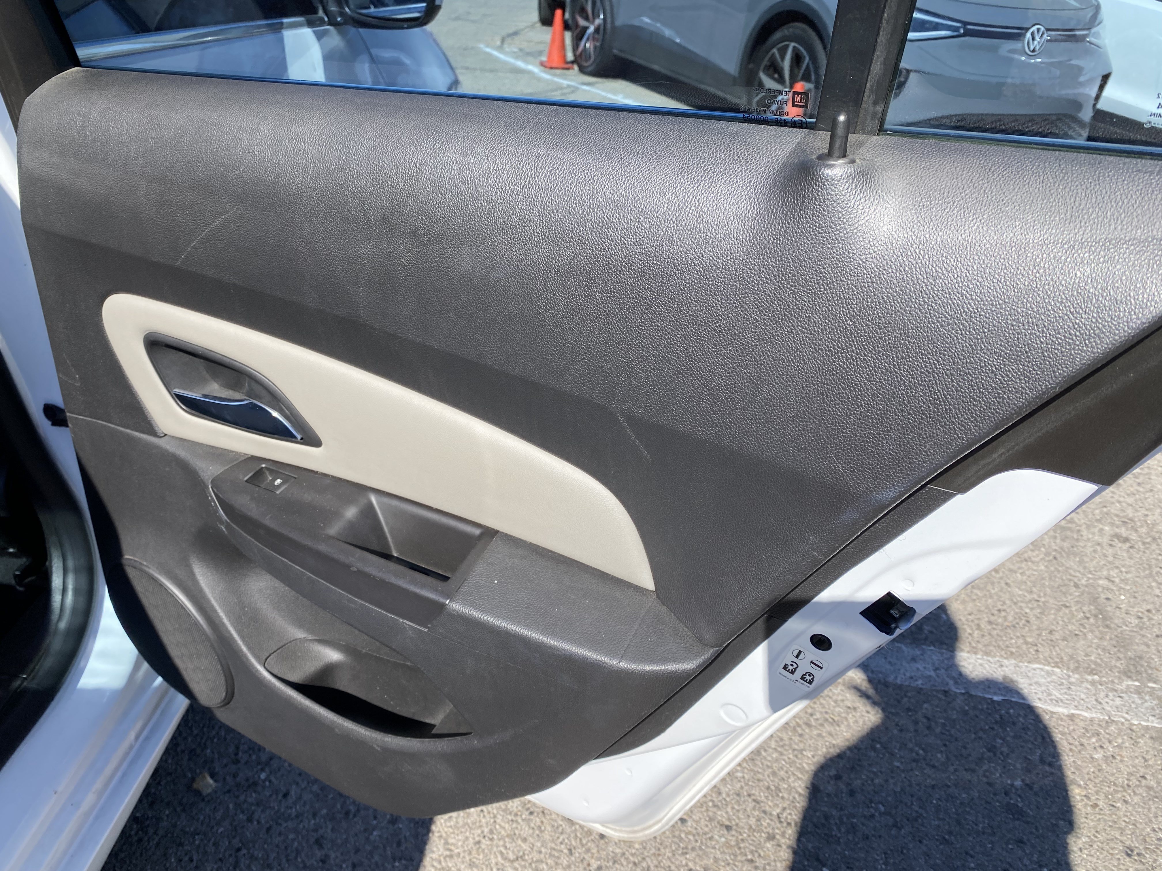 Used 2016 Chevrolet Cruze LT w/ Technology Package FWD image 18