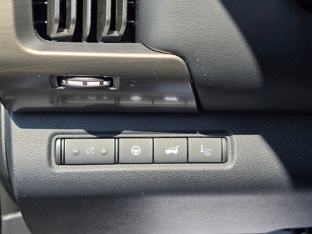 Used 2024 Nissan Pathfinder Platinum w/ Cargo Package AWD/4WD image 14