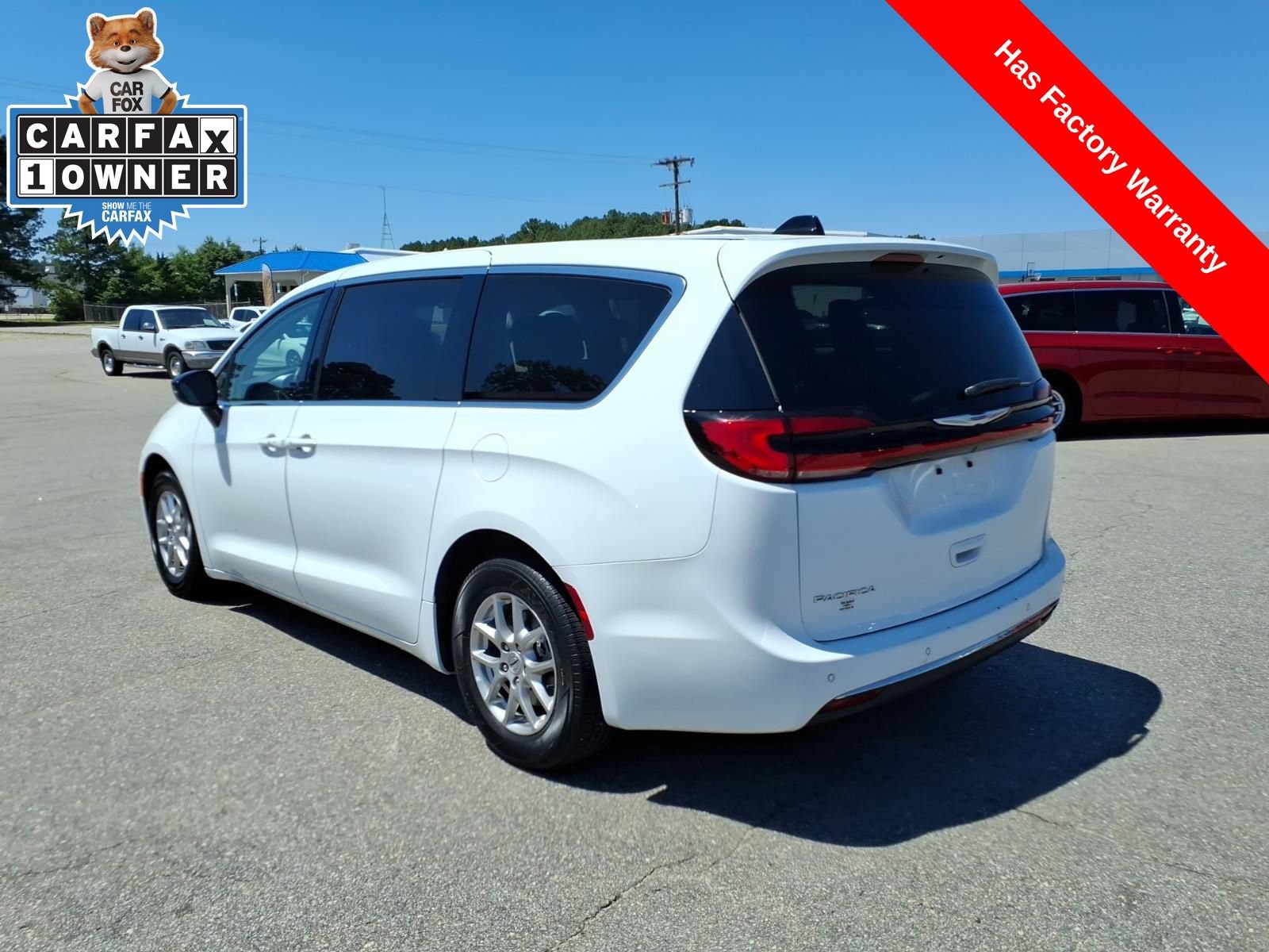 Used 2024 Chrysler Pacifica Touring-L FWD video 3