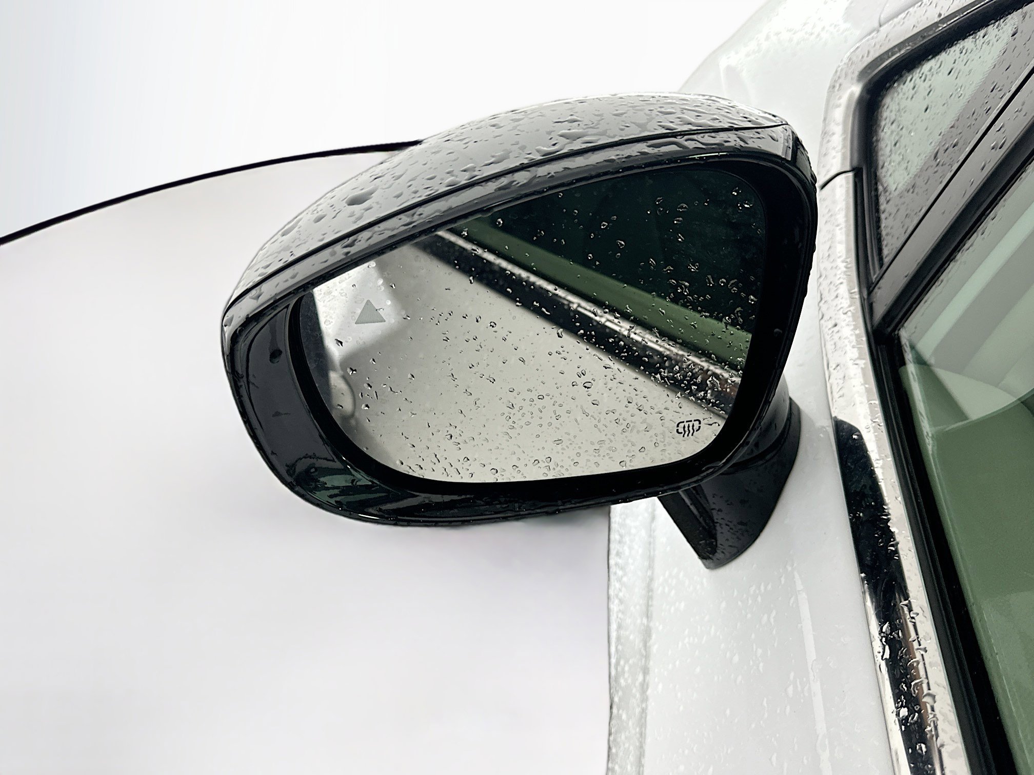 Used 2024 Chrysler Pacifica Touring-L FWD image 16