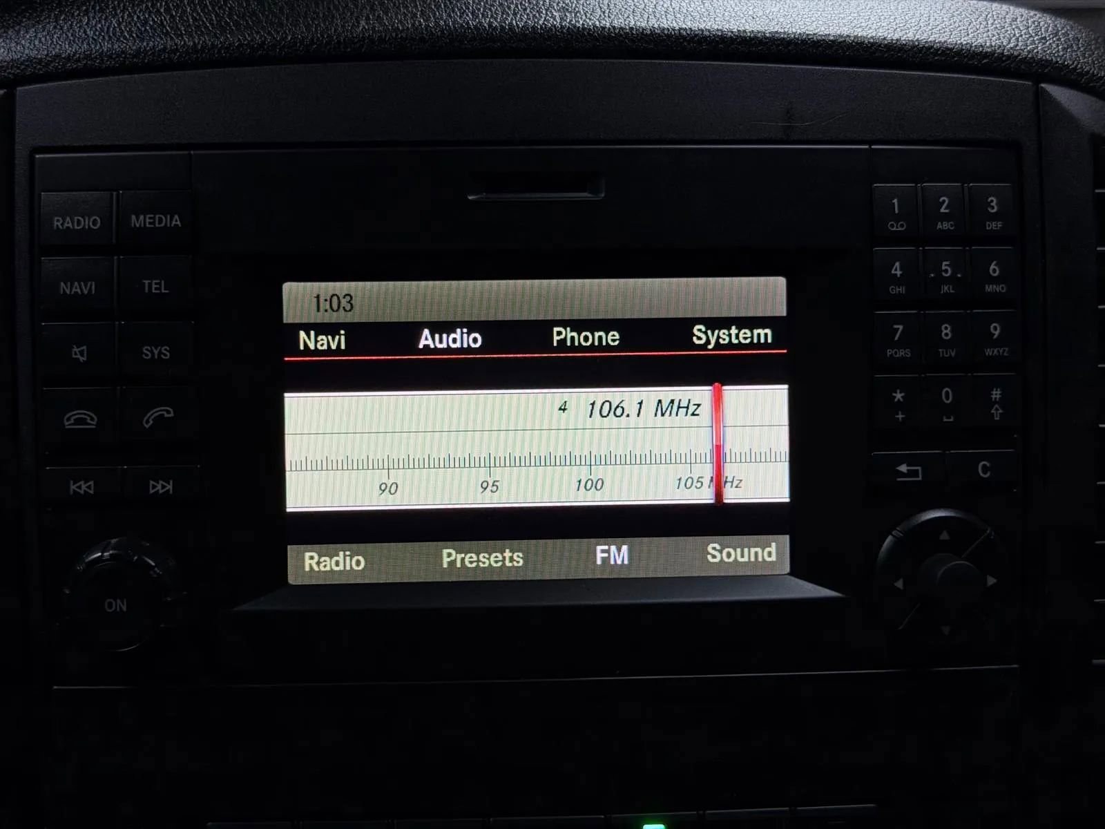 Used 2016 Mercedes-Benz Metris Passenger w/ Driver Efficiency Package image 33