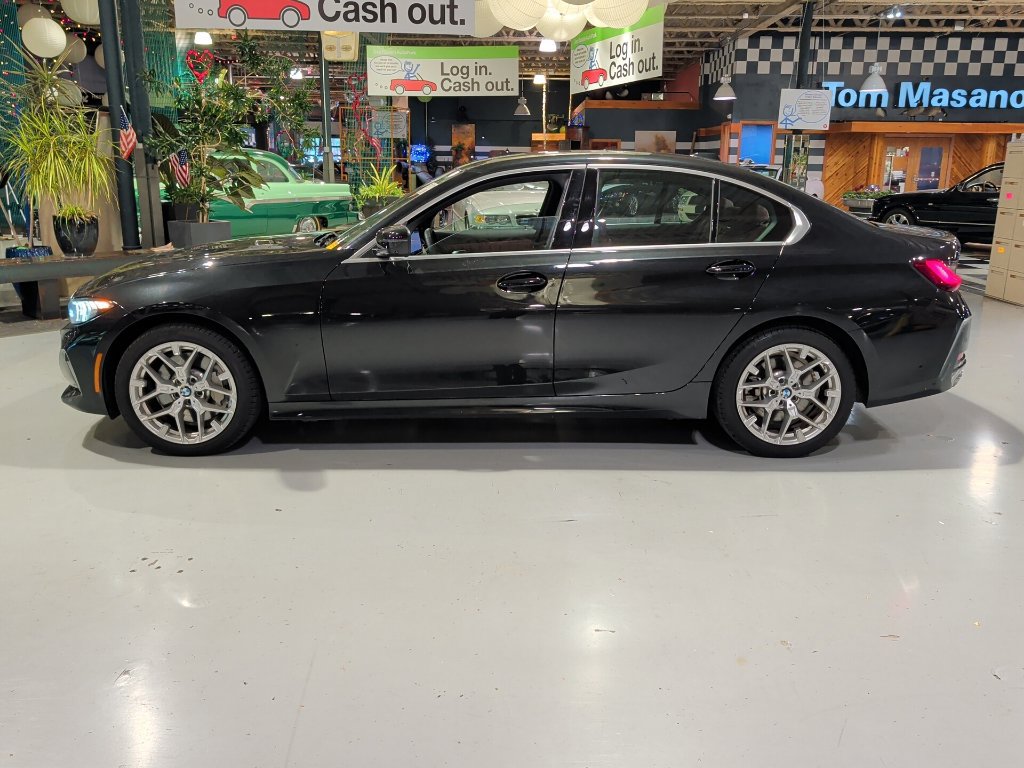 Certified 2025 BMW 330i xDrive Sedan w/ Premium Package AWD/4WD image 13