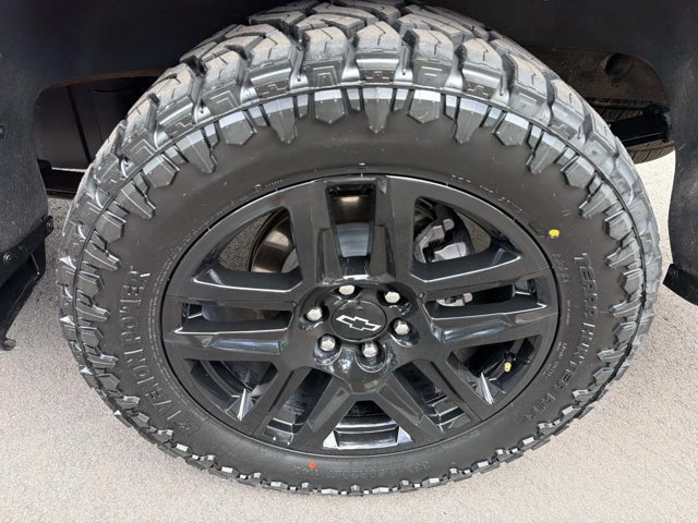Used 2025 Chevrolet Silverado 1500 Custom w/ Turbomax Blackout Package AWD/4WD image 31