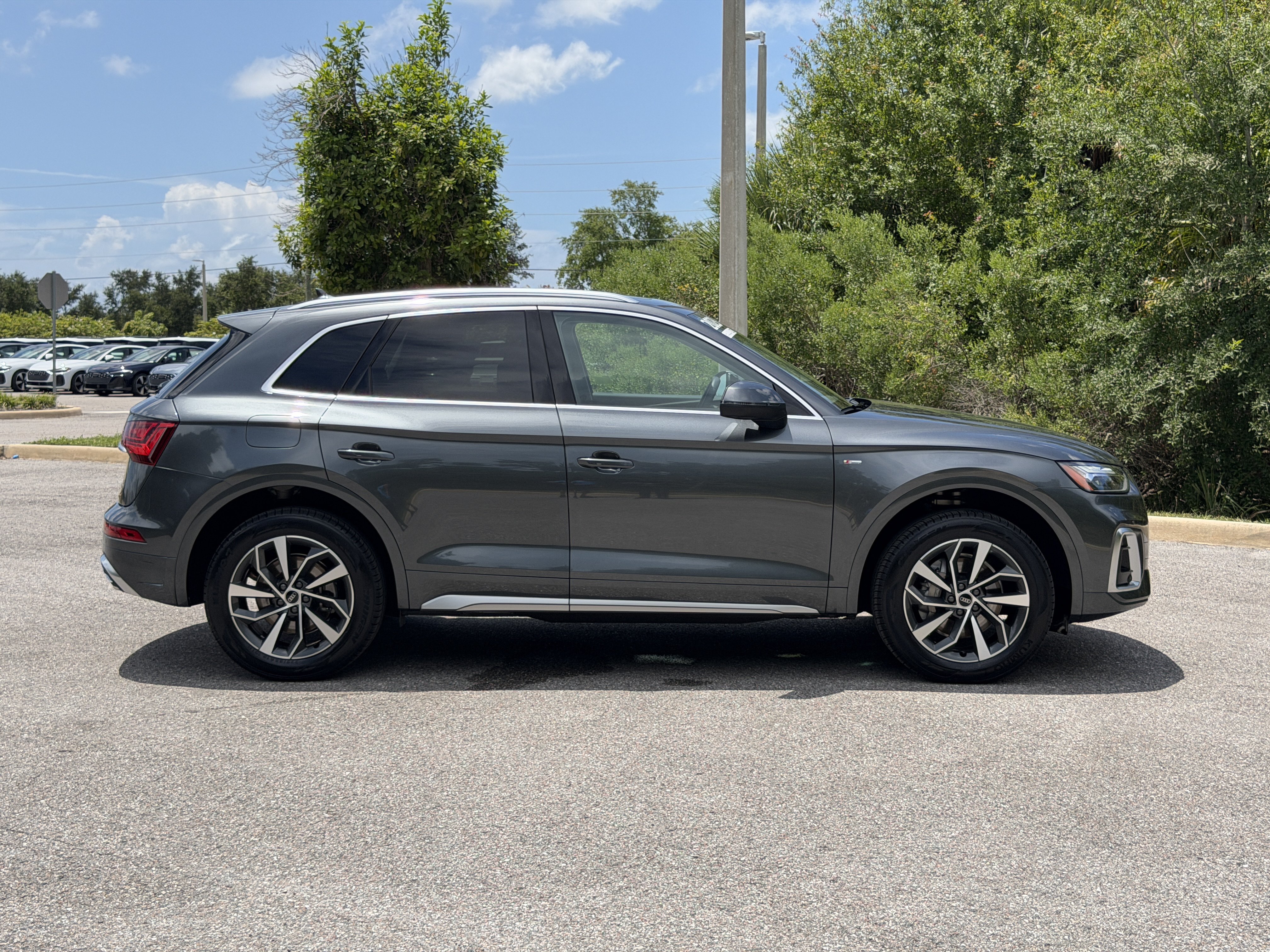 Used 2023 Audi Q5 2.0T Premium Plus w/ Premium Plus Package AWD/4WD image 8