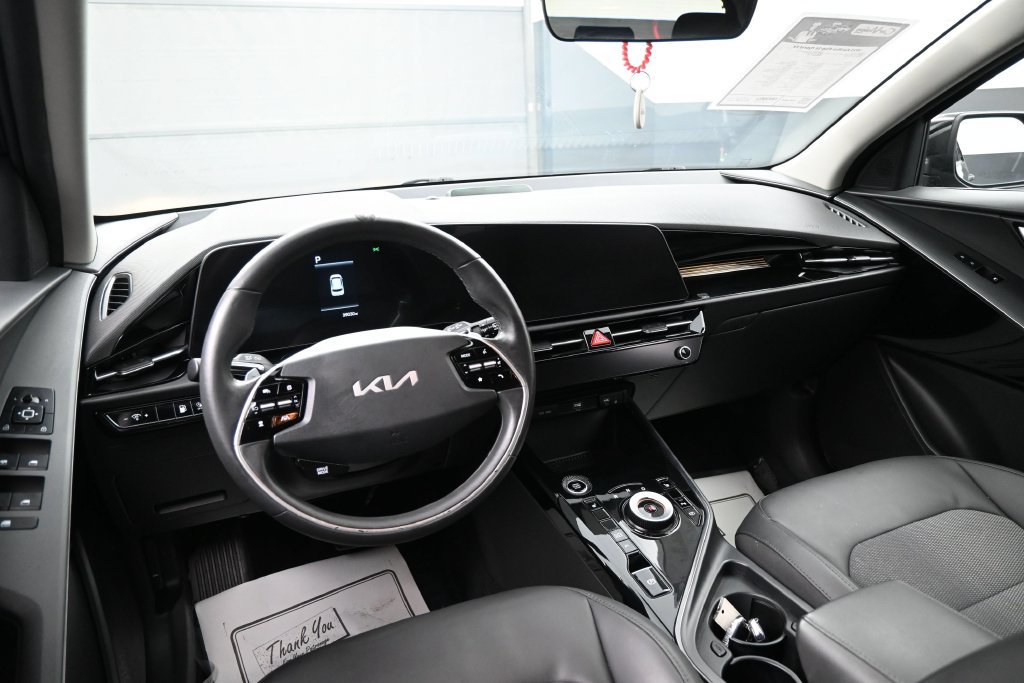 Used 2023 Kia Niro EX FWD image 26