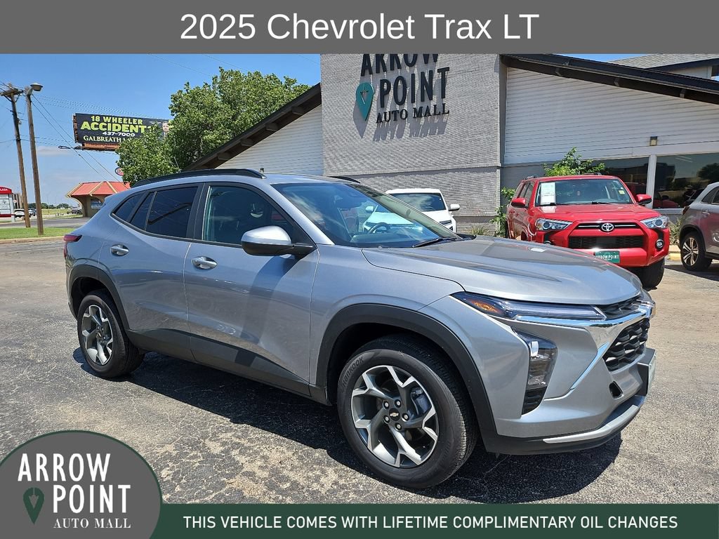 Used 2025 Chevrolet Trax LT w/ LT Convenience Package FWD image 1