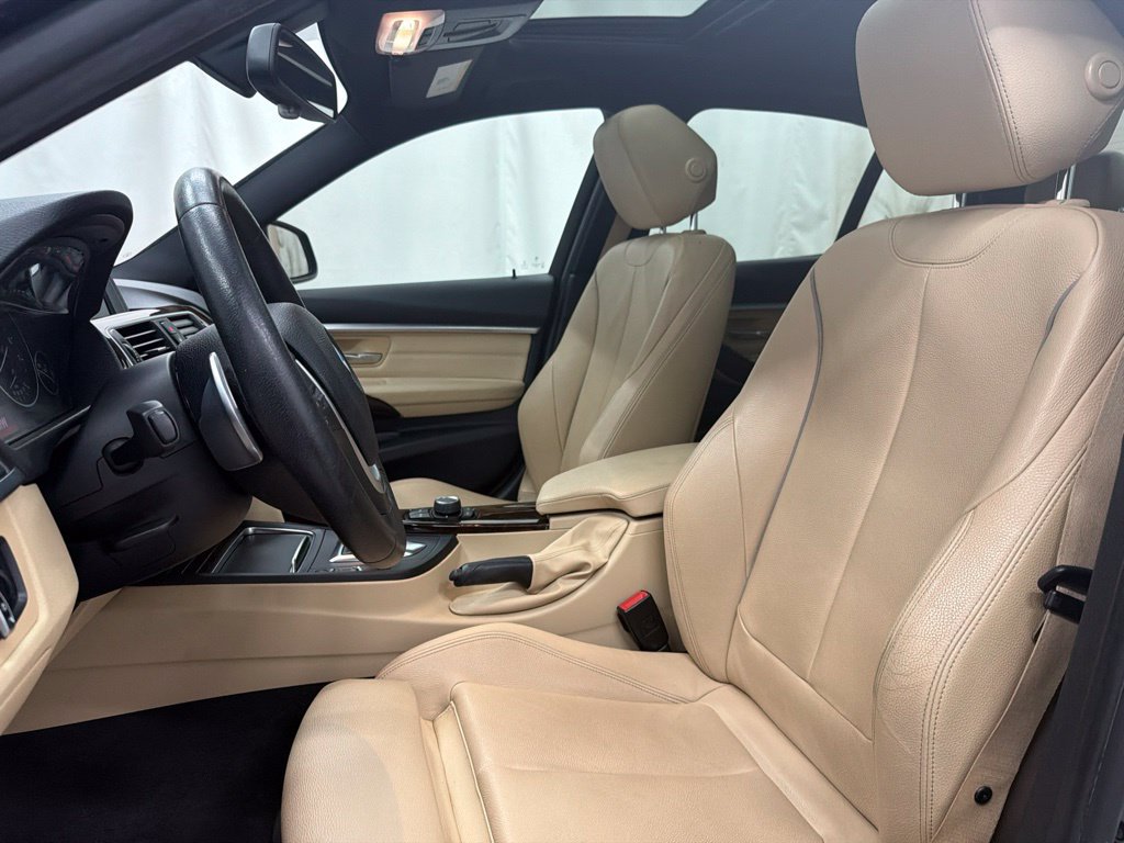 Used 2017 BMW 330i Sedan RWD image 14