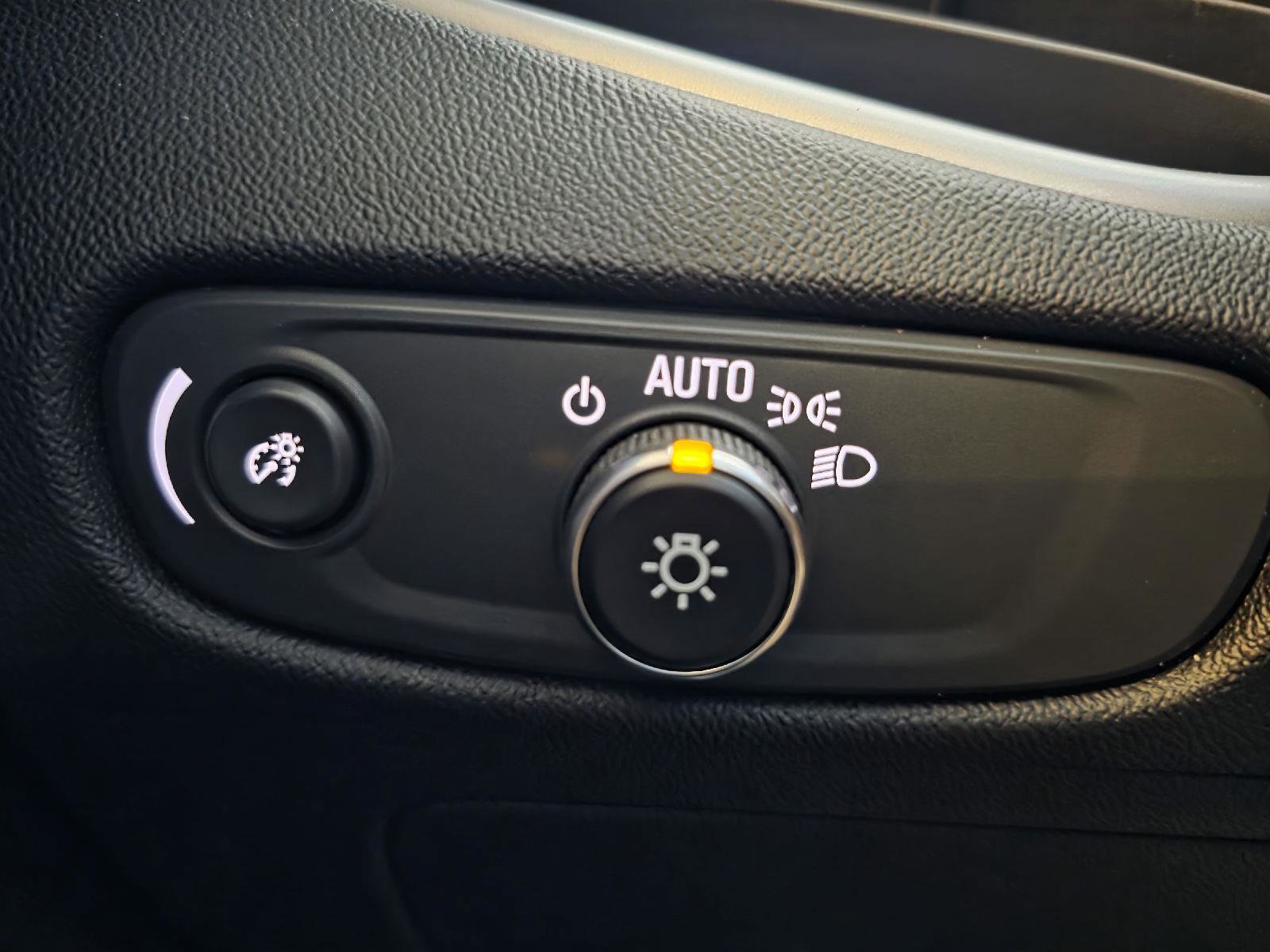 Used 2024 Chevrolet Malibu LT image 21