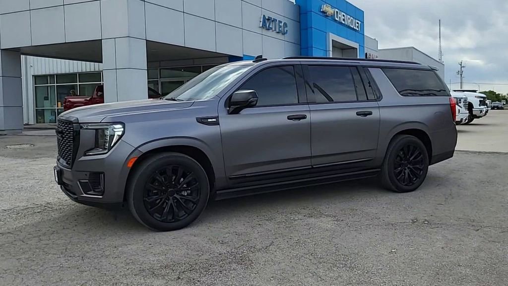 Used 2022 GMC Yukon XL Denali w/ Max Trailering Package image 4