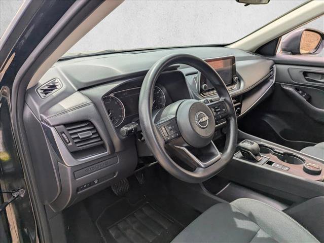Used 2024 Nissan Rogue S image 10