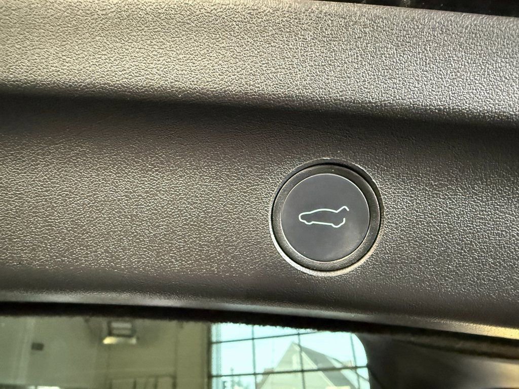 Used 2020 Tesla Model Y Long Range image 19