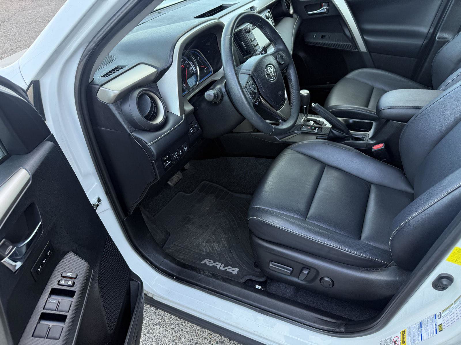 Used 2014 Toyota RAV4 Limited AWD/4WD image 39