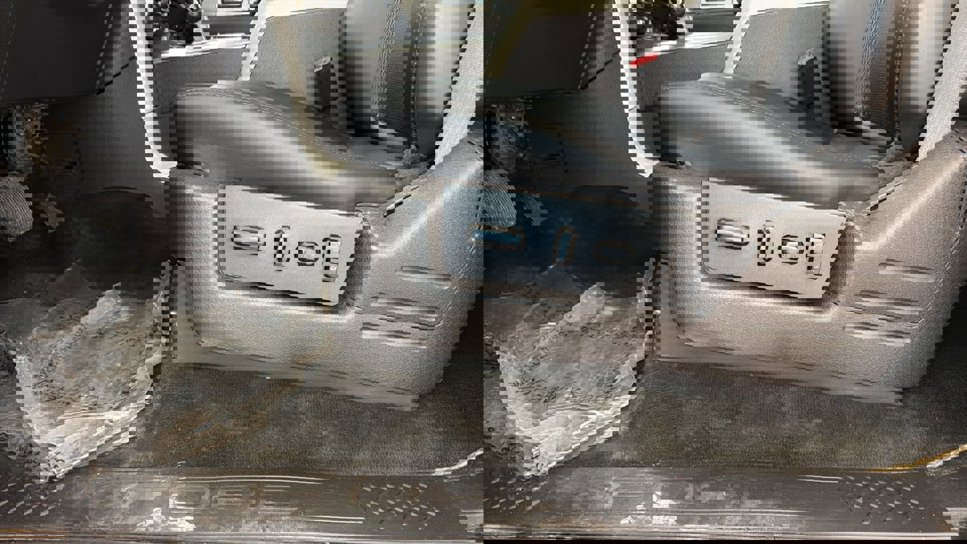 Used 2013 Ford F150 Raptor w/ Luxury Equipment Group image 19