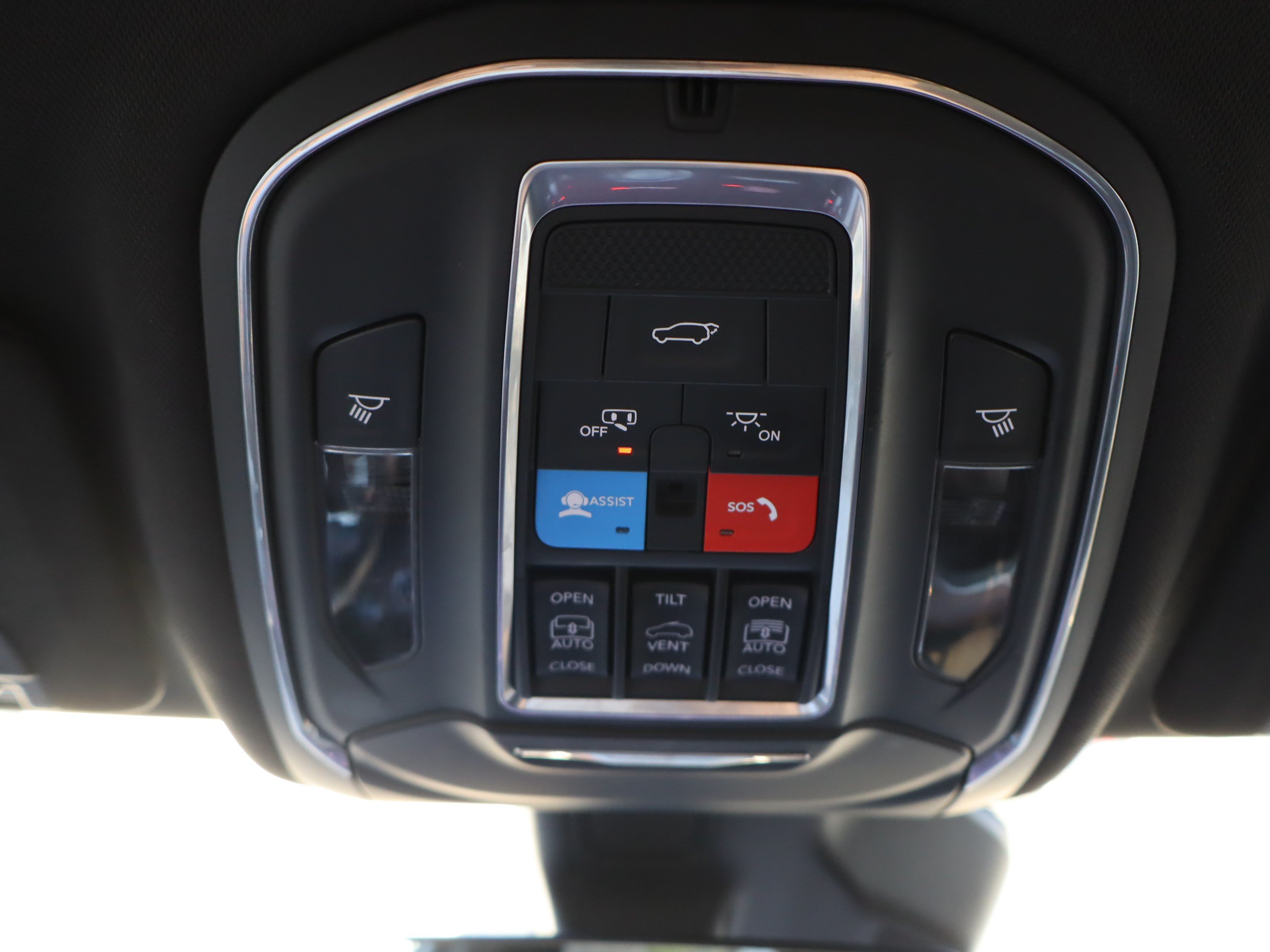 Used 2025 Jeep Grand Cherokee Summit w/ Obsidian Package AWD/4WD image 31