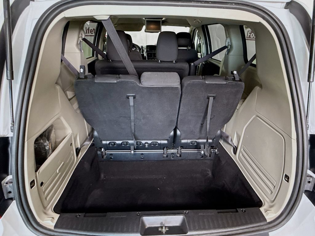 Used 2019 Dodge Grand Caravan SE w/ UConnect Hands-Free Group FWD image 28