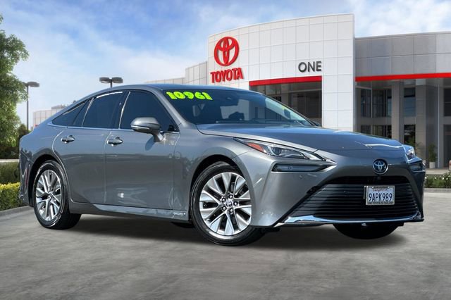Used 2022 Toyota Mirai w/ Advanced Technology Package RWD image 2