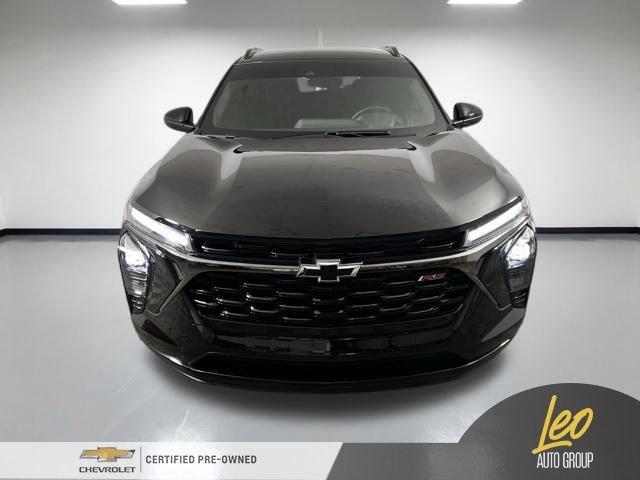 Used 2025 Chevrolet Trax RS w/ Driver Confidence Package FWD image 2