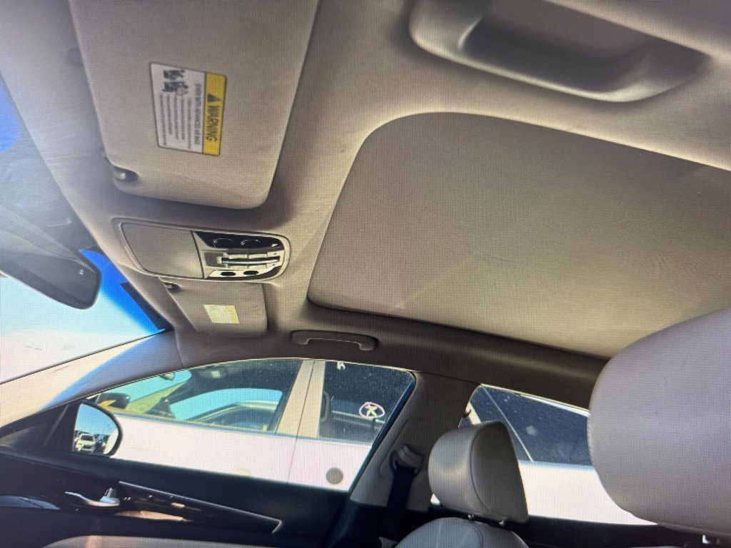 Used 2017 Kia Cadenza Limited image 7
