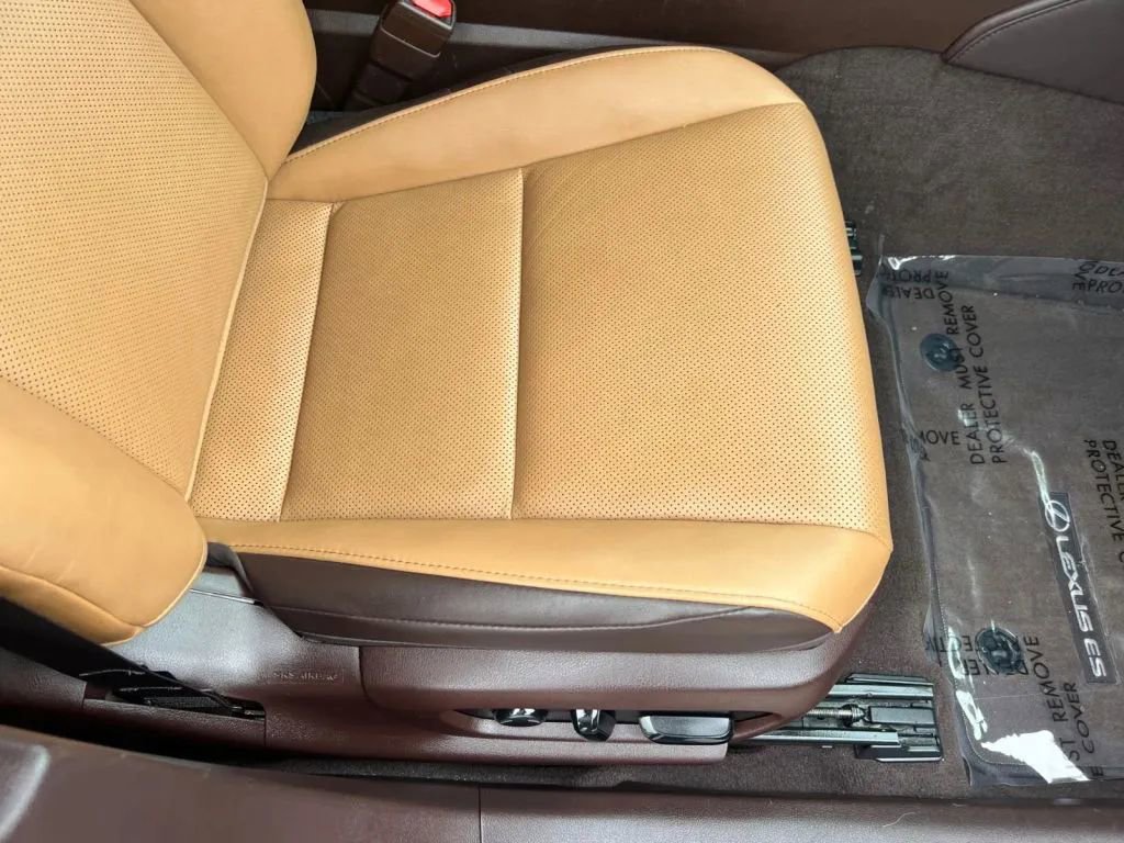 Used 2021 Lexus ES 350 w/ Premium Package image 16