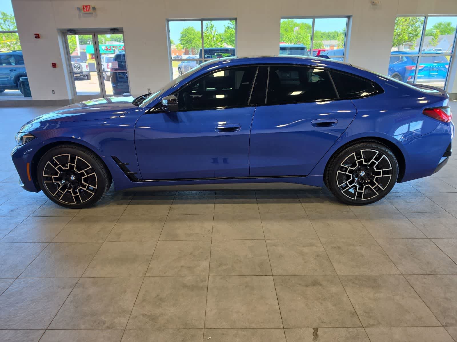 Used 2025 BMW 430i xDrive w/ M Sport Package AWD/4WD image 12