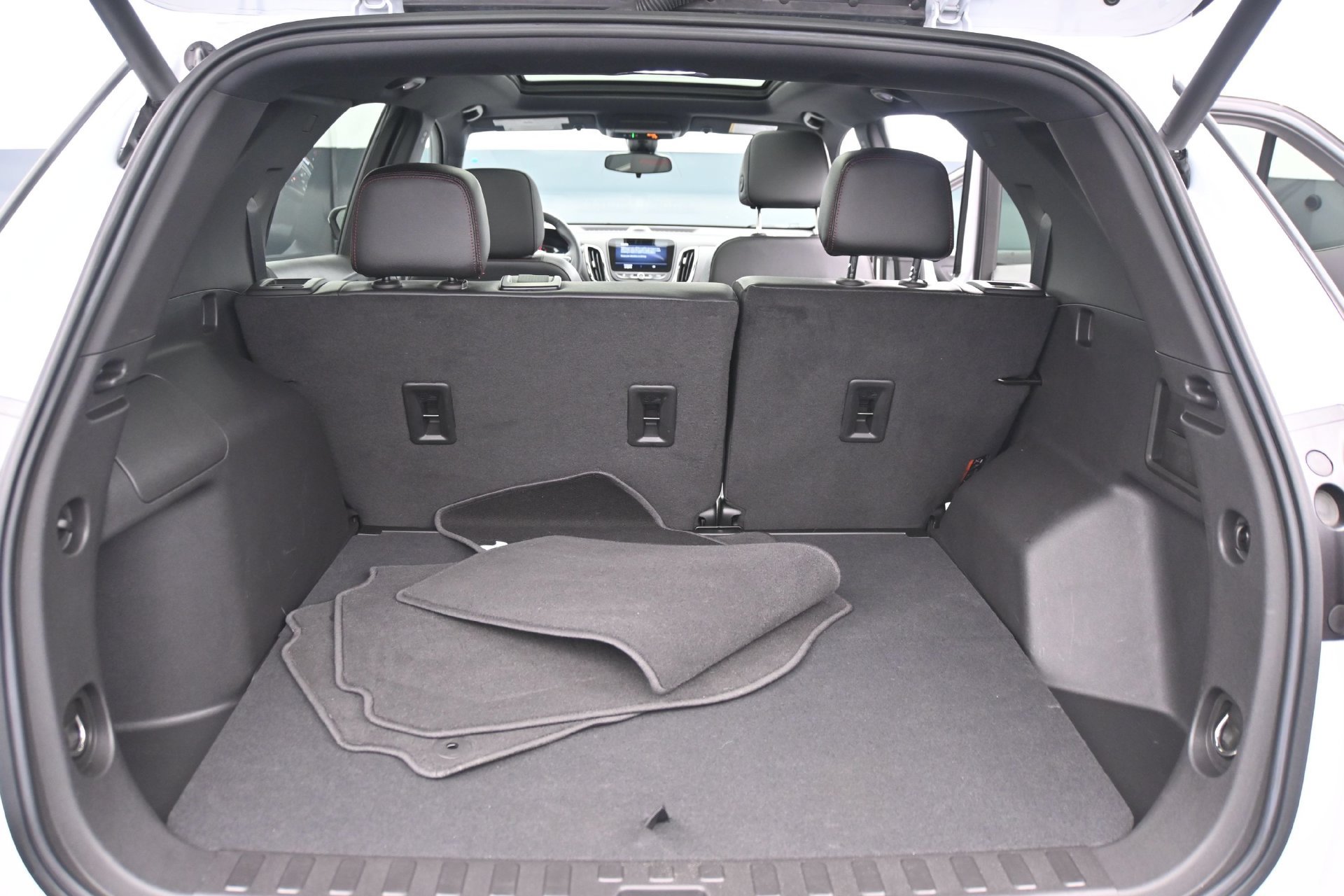 Used 2024 Chevrolet Equinox RS w/ RS Leather Package AWD/4WD image 15
