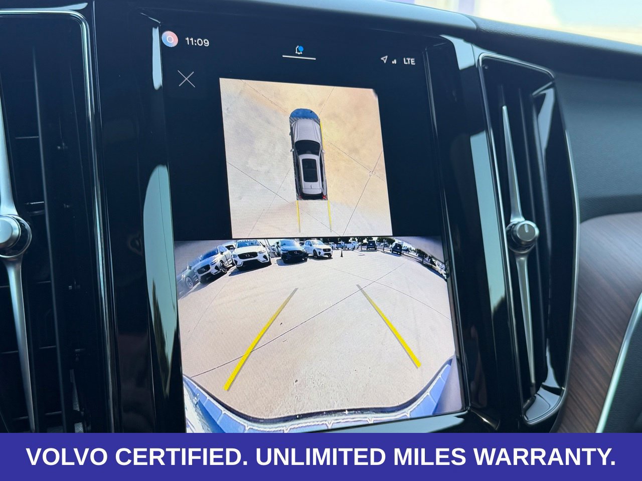 Certified 2024 Volvo XC60 T8 Plus w/ Protection Package Premier AWD/4WD image 25