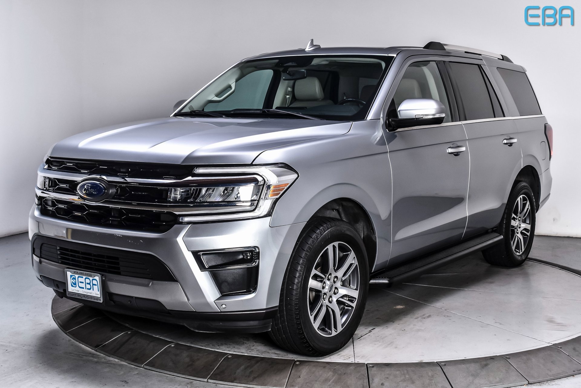 Used 2024 Ford Expedition Limited image 2