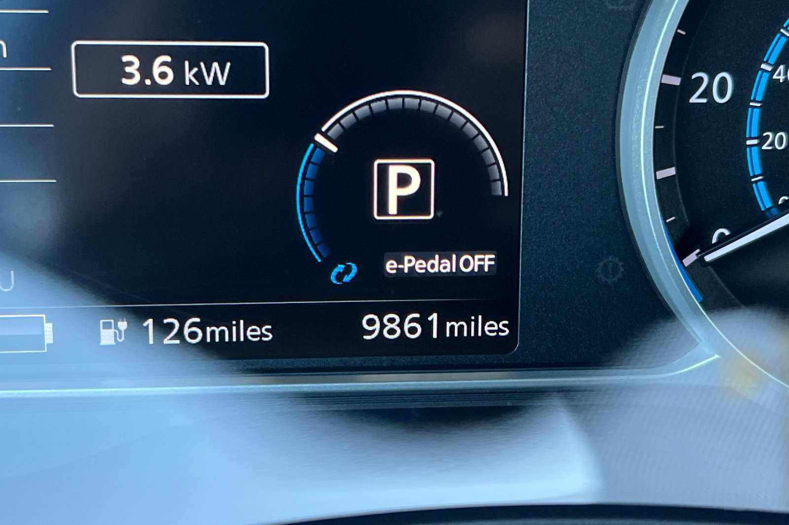 Certified 2024 Nissan Leaf SV Plus FWD image 31