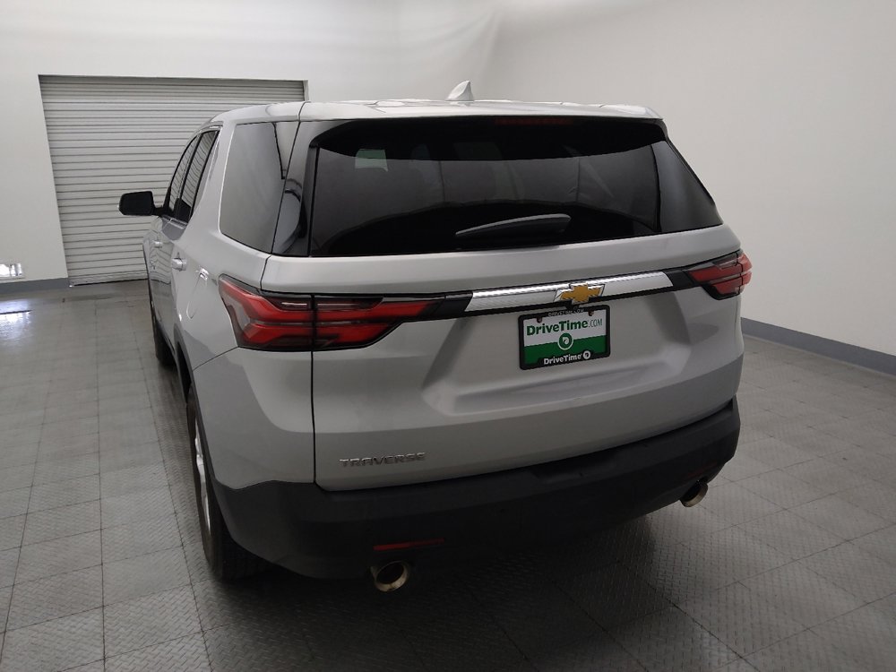 Used 2022 Chevrolet Traverse LS FWD image 6
