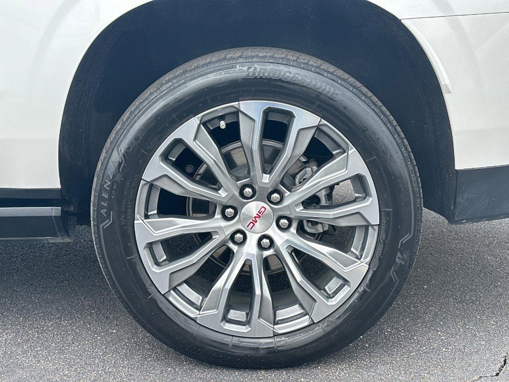 Used 2024 GMC Yukon XL Denali w/ Denali Reserve Package image 8