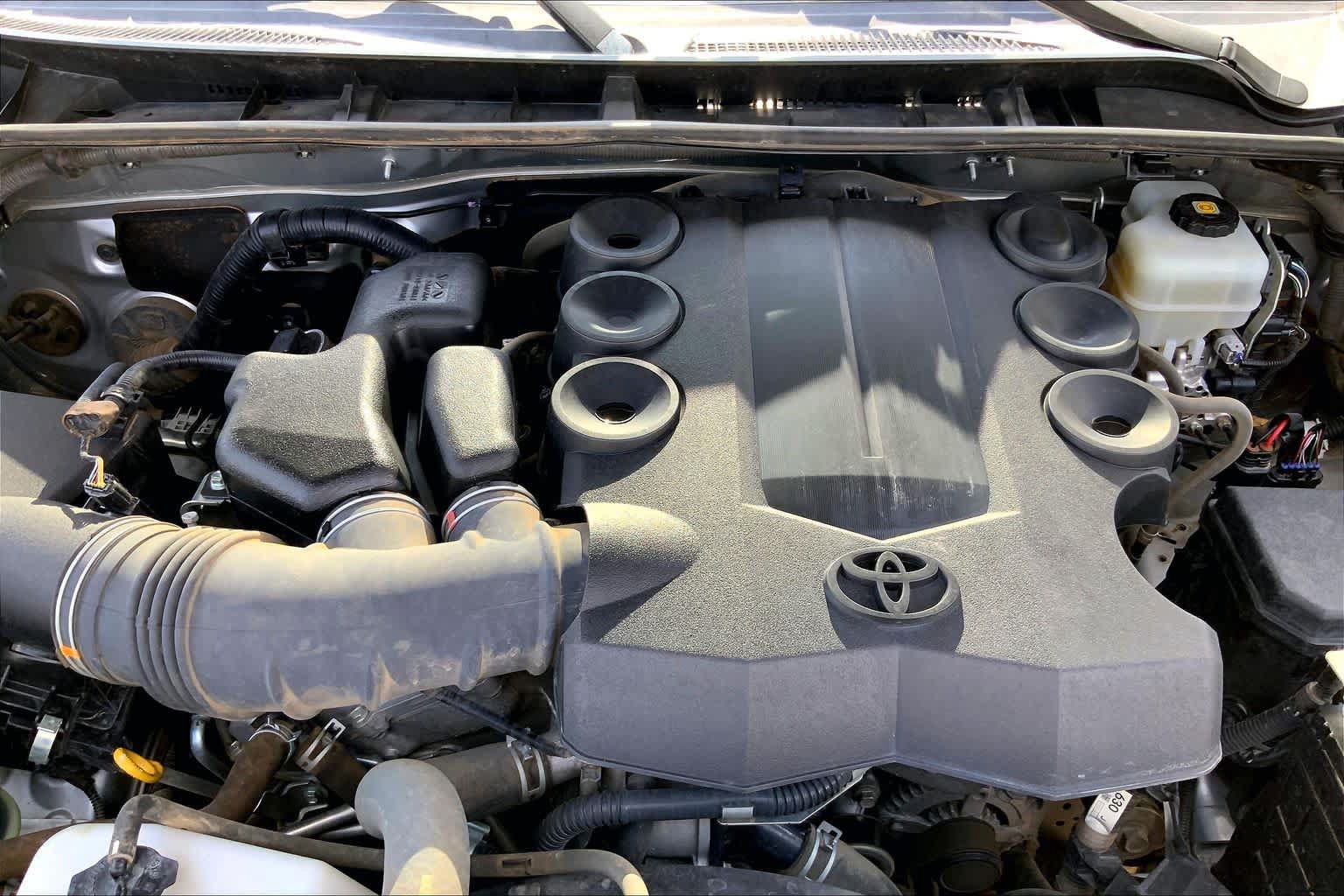Used 2018 Toyota 4Runner TRD Off-Road Premium AWD/4WD image 34