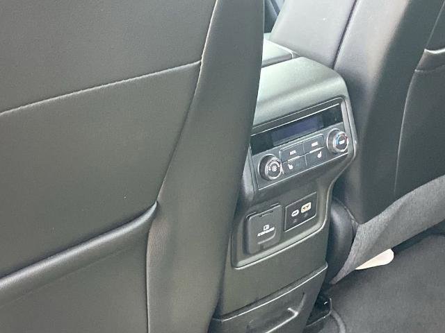 Certified 2023 GMC Acadia SLT w/ Technology Package image 17