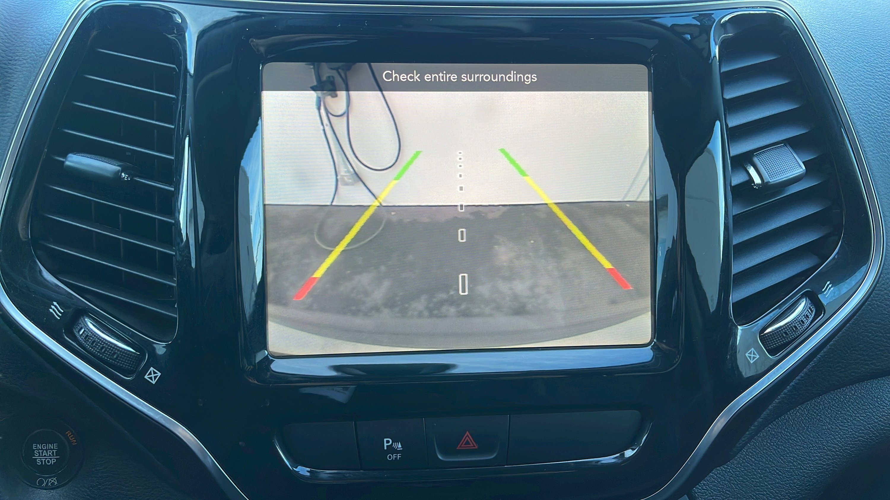 Used 2019 Jeep Cherokee Limited image 30