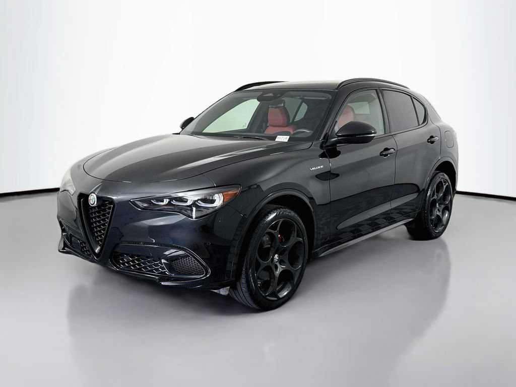 Used 2025 Alfa Romeo Stelvio Sprint w/ Veloce Package AWD/4WD image 3