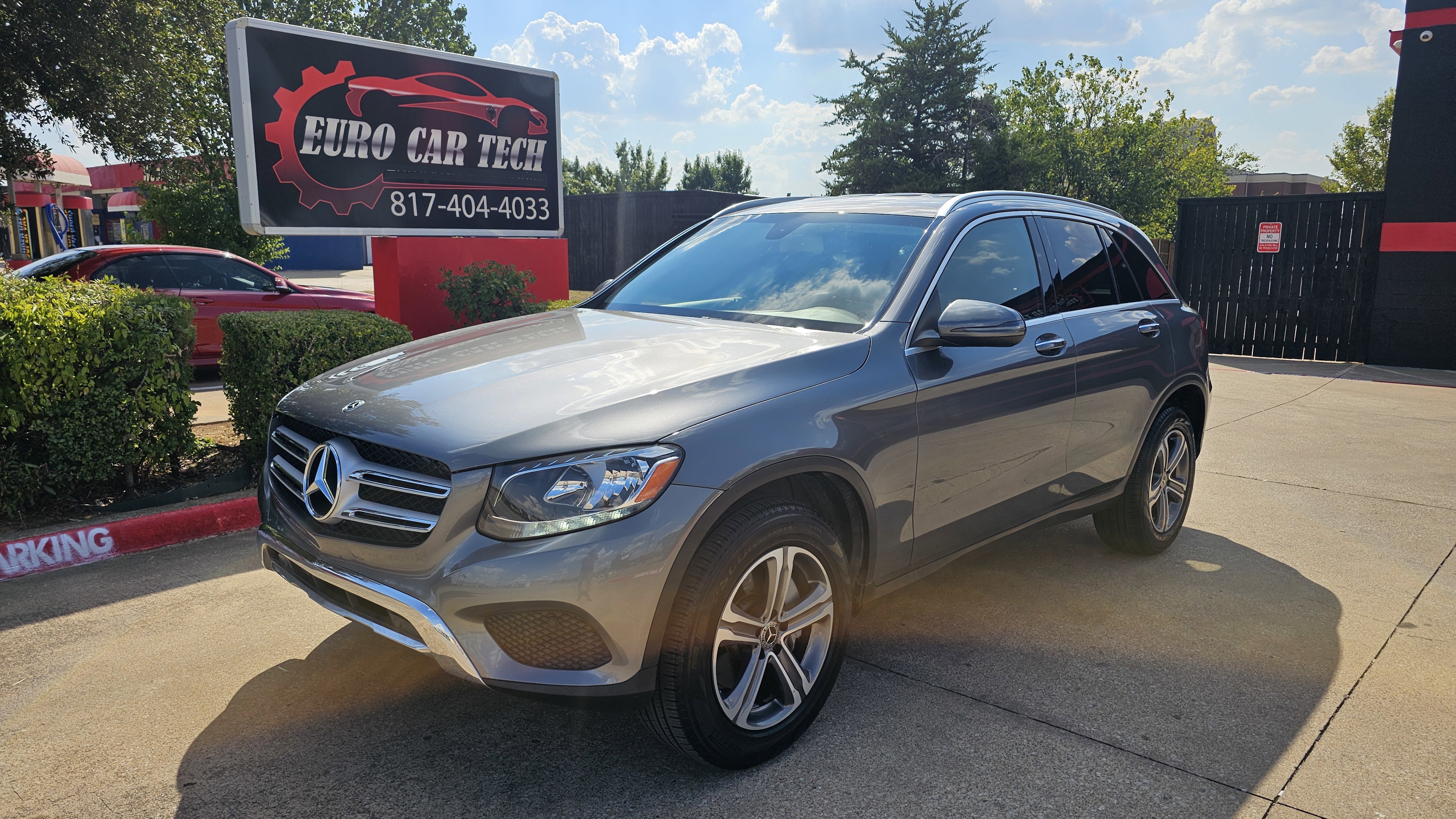 Used 2019 Mercedes-Benz GLC 300 w/ Premium Package image 1