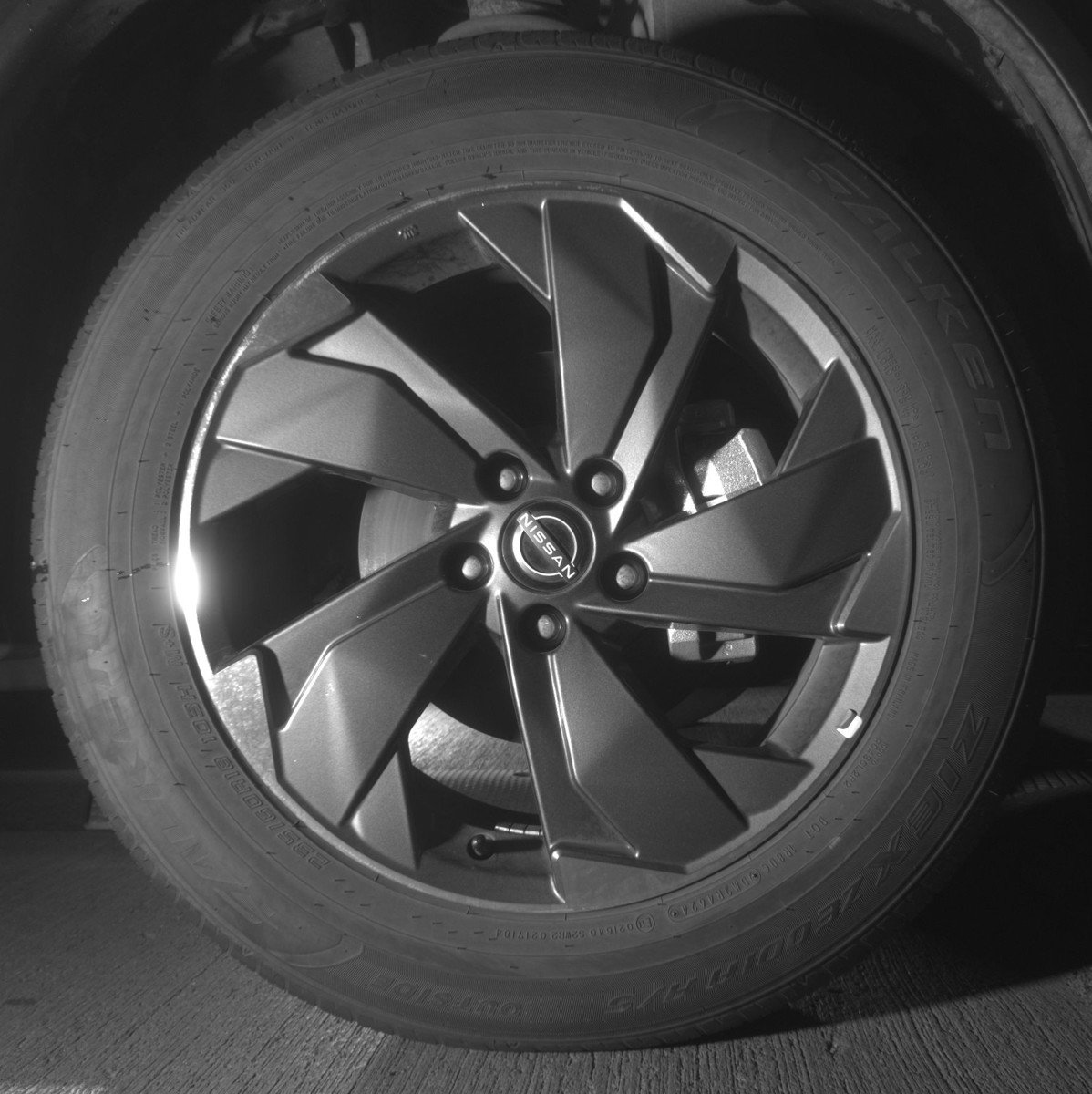 Used 2025 Nissan Rogue SV FWD image 13