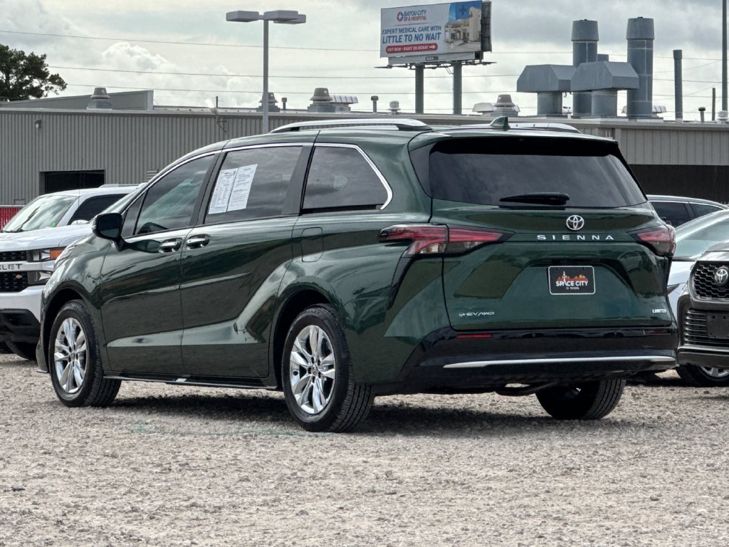 Certified 2026 Toyota Sienna Limited AWD/4WD image 4