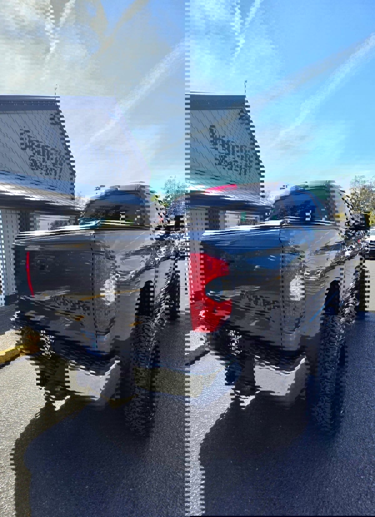 Used 2017 Toyota Tundra SR5 w/ TRD Off Road Package AWD/4WD image 5