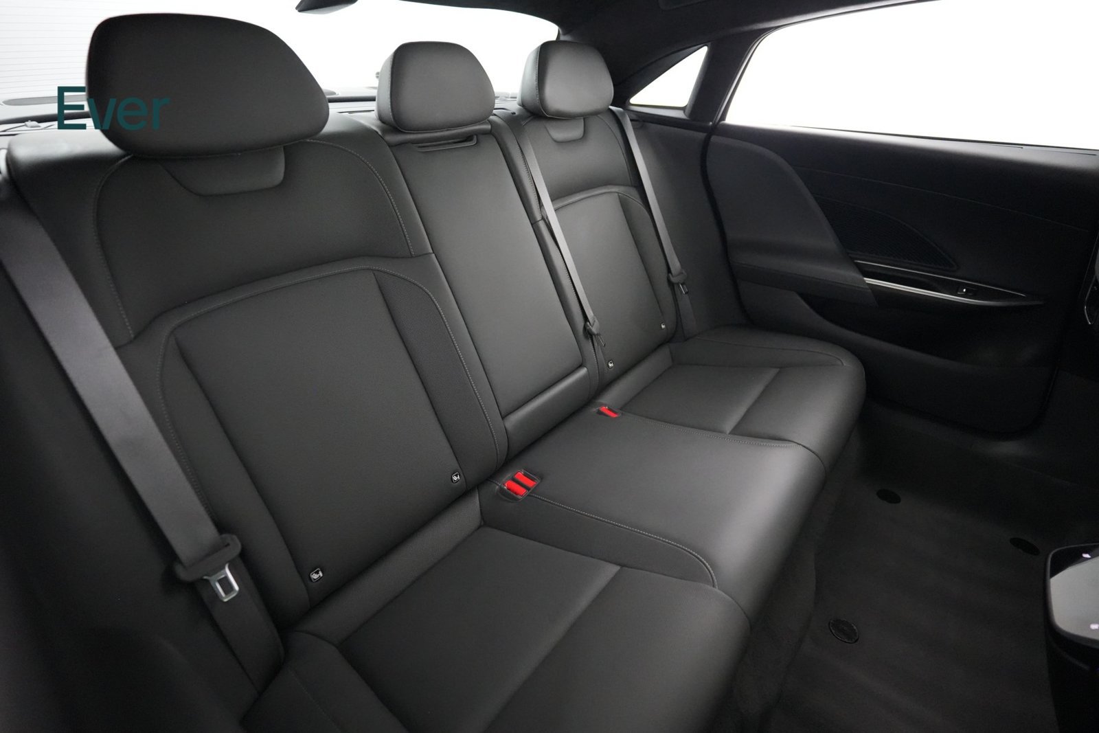 Used 2024 Lucid Air Touring AWD/4WD image 5