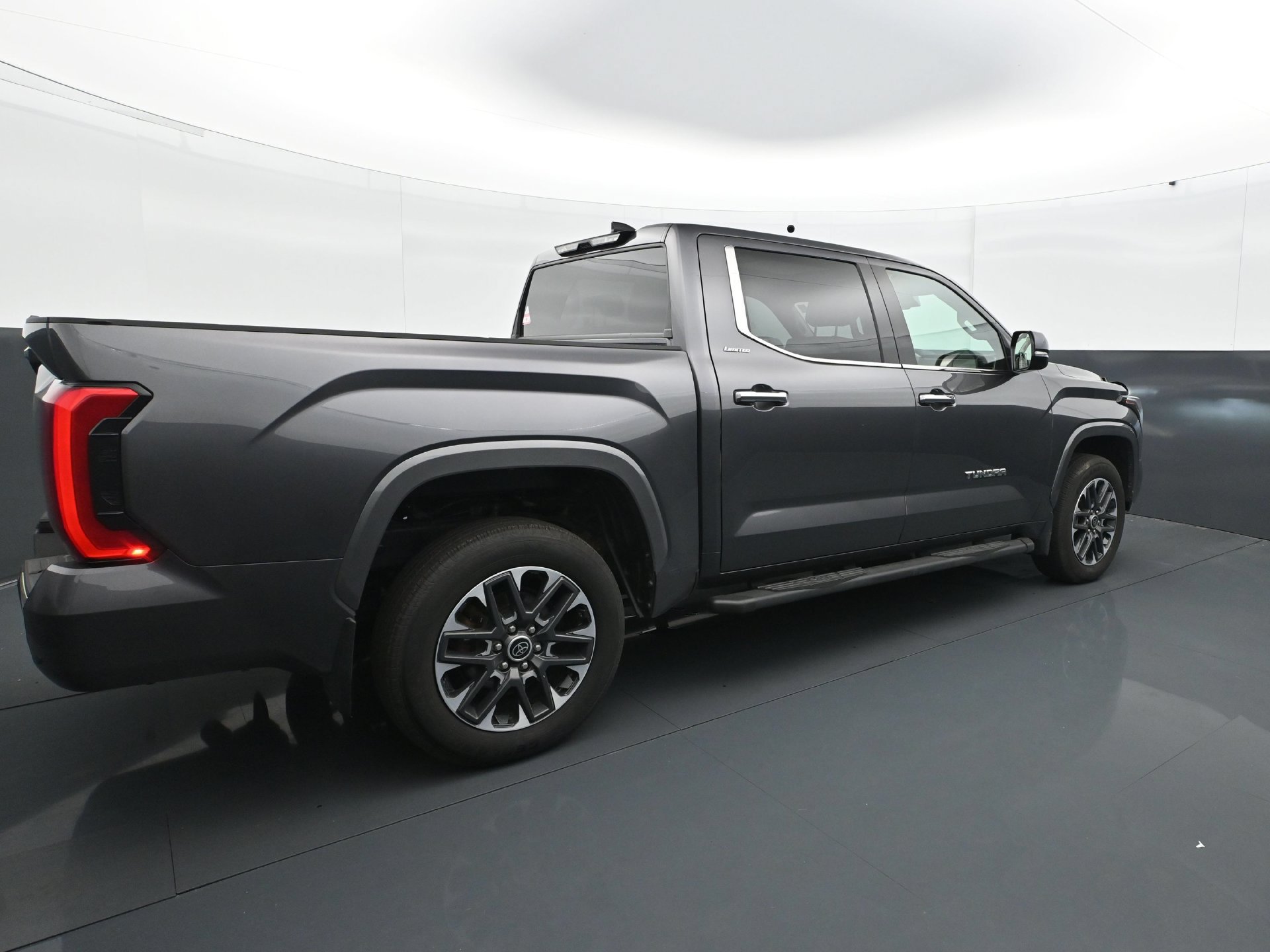 Used 2022 Toyota Tundra Limited AWD/4WD image 7