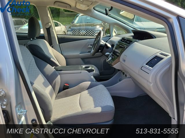 Used 2017 Toyota Prius V Two w/ Carpet Mat Package FWD image 21