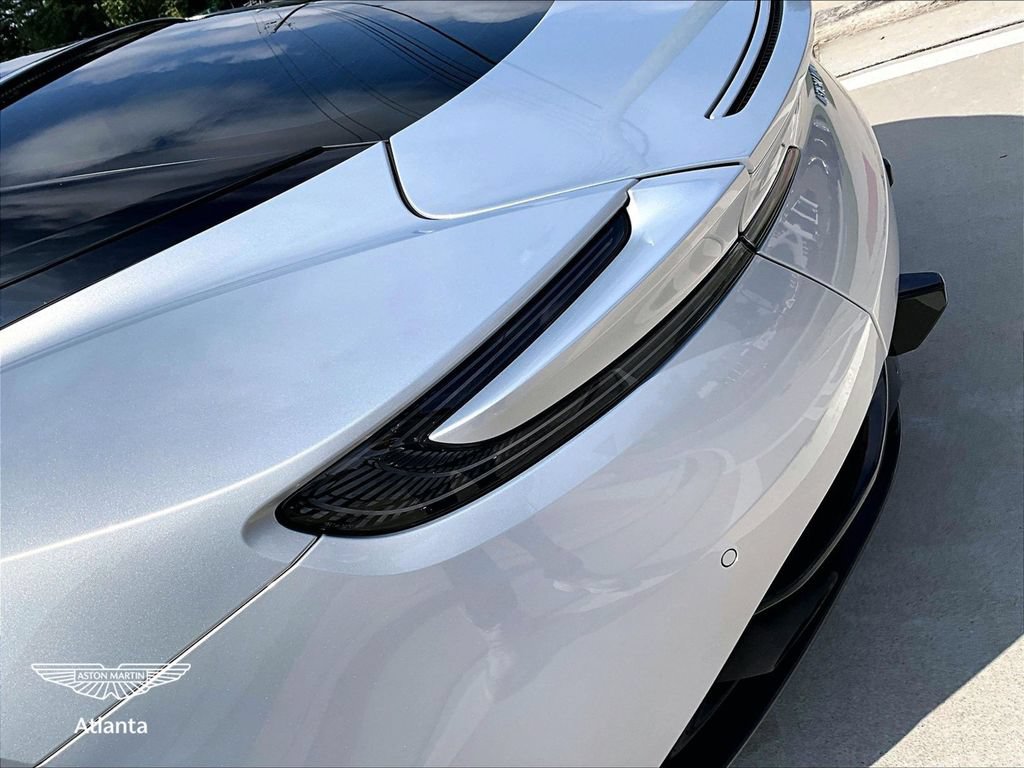 Used 2018 Aston Martin DB11 V12 RWD image 23