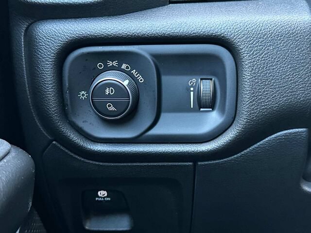 Used 2025 RAM 1500 Tradesman w/ Night Edition RWD image 30