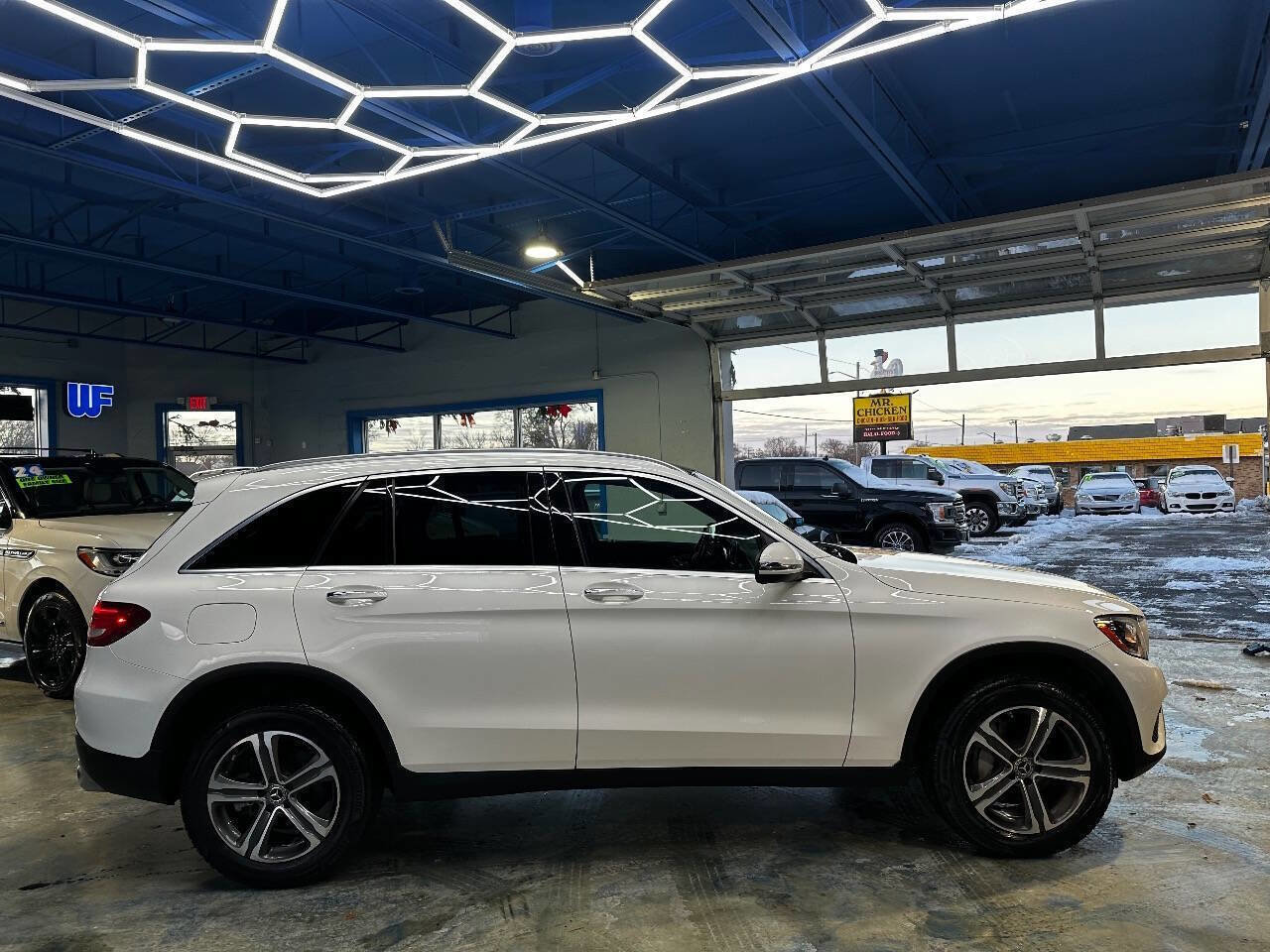 Used 2018 Mercedes-Benz GLC 300 4MATIC image 8