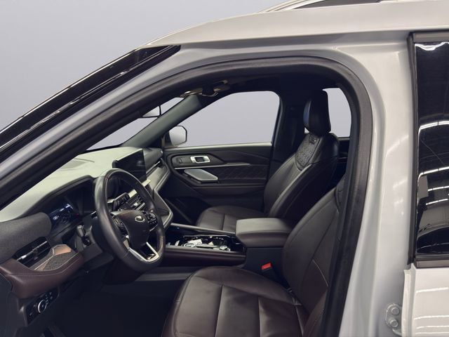 Used 2025 Ford Explorer Platinum w/ LUX Leather Package AWD/4WD image 9