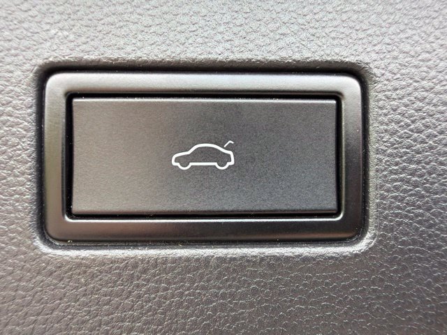 Used 2019 Volkswagen Atlas SEL FWD image 12
